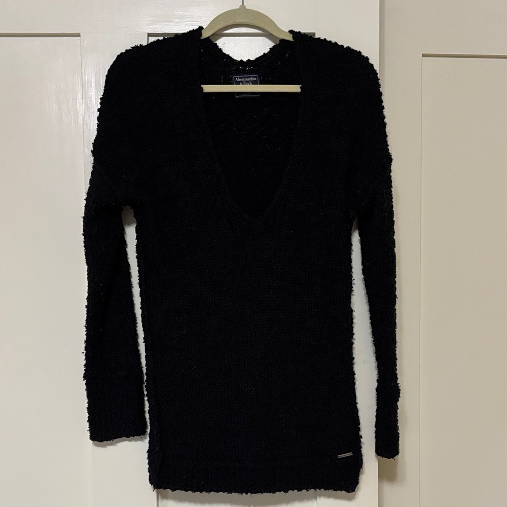 Abercrombie & Fitch Deep Black V-Neck Sweater